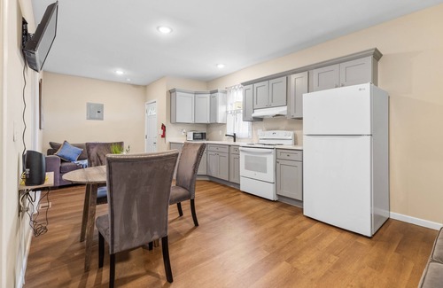 Utica Apartment | Ideal Family Retreat with Ocean View in Utica, NY