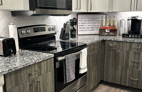 Northeast Houston Apartment | Convenient Stay with Free Parking, Wifi & Ocean View