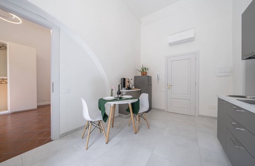 Old Town Apartment | Cozy Apartment in Modena with Free Parking and Breakfast