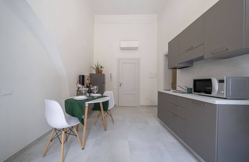 Old Town Apartment | Cozy Apartment in Modena with Free Parking and Breakfast