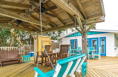 Independence Square House | FREE PERKS INCLUDED!! Seahorse Cottage 4 - GULF FRONT HOUSE!