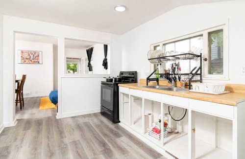 Port Huron Apartment | Comfortable YMCA Stay: Free Gym, Pool & Pet-Friendly Rooms