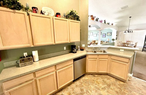 West Kissimmee House | Ideal Home with Private Pool & Hot Tub Near Disney Parks