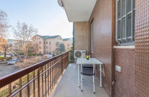 Maggiolina Apartment | Inviting Niguarda - Central Station: Family-Friendly Stay