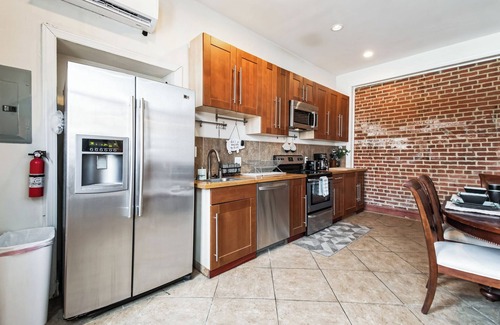 Le Droit Park Condo | Free private parking! Spacious, vibrant home! 2-bedroom condo with WiFi
