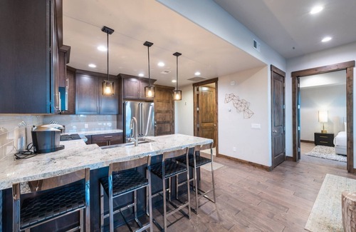 Park City Condo | Experience Kimball Arts Festival: Top-Rated Stay in Park City!