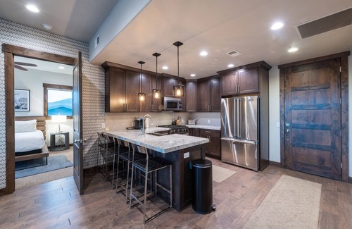 Park City Condo | Experience Kimball Arts Festival: Top-Rated Stay in Park City!