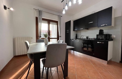Fiumicino Apartment | Relaxing Stay with Free Wi-Fi & Netflix Near the Beach