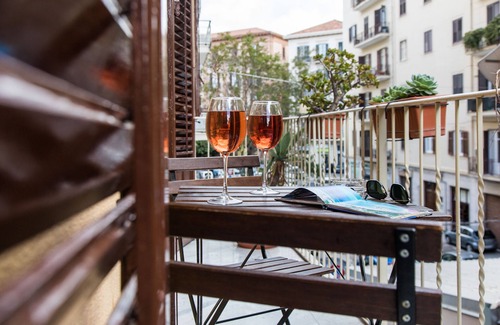 Palermo Apartment | Explore Palermo: Free Wi-Fi & Self Check-in Convenience