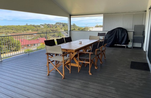 Waterhouse House | Perfect Location with Free Wi-Fi Near Long Beach
