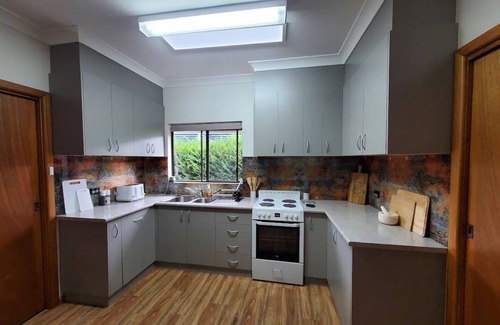 Talbingo House | Tathra of Talbingo: Free Wi-Fi, Netflix & Family-Friendly Stay