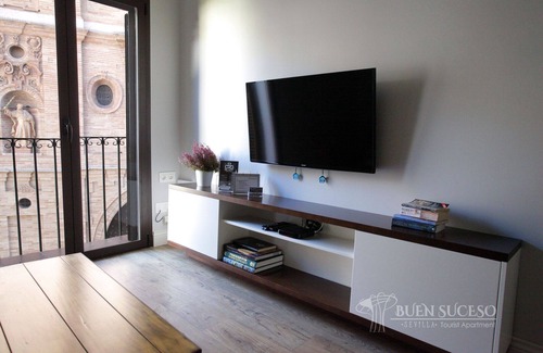 Alfalfa Apartment | Prime Location: Free WIFI & AC at Buen Suceso Apartment