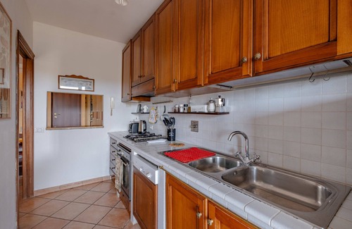 Lake Garda Apartment | Cozy Vrbo Property with Full Kitchen Amenities Awaiting You