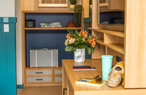 West Yarmouth Hotel | Inviting Freebird Motor Lodge with Pool and Hot Tub