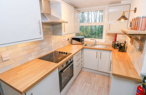 Haverfordwest Cottage | Family-Friendly Freedom Hotel with Ocean View & Garden