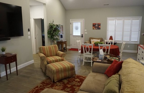 McHenry House | Private Retreat at Freedom Haven with Spa and Family Amenities