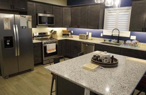 McHenry House | Private Retreat at Freedom Haven with Spa and Family Amenities