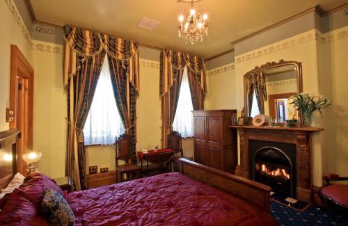 Beechworth Bed & Breakfast | Discover Freeman On Ford: 5-Star Stay with Pool & Kitchen