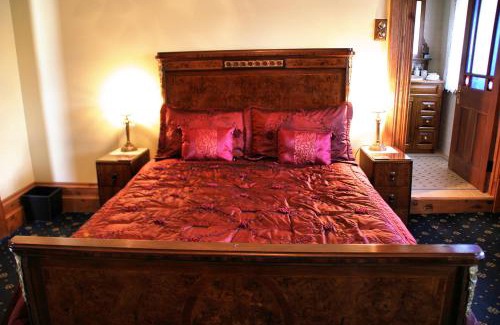 Beechworth Bed & Breakfast | Discover Freeman On Ford: 5-Star Stay with Pool & Kitchen