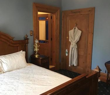 Beechworth Bed & Breakfast | Discover Freeman On Ford: 5-Star Stay with Pool & Kitchen