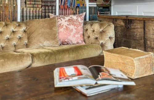 Freemans Bay House | Pet-Friendly Retreat: Freemans Bay Home by Urban Rest