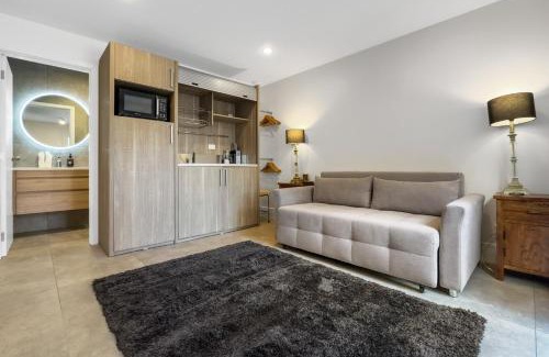 Freemans Bay House | Pet-Friendly Retreat: Freemans Bay Home by Urban Rest