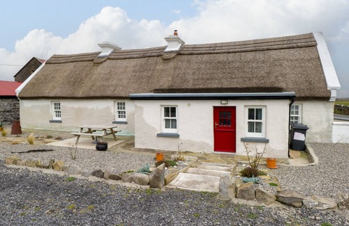 Keadue Cottage | Family Friendly Freemans Cottage in Enniscrone, Sligo
