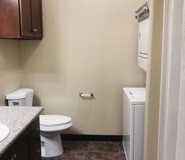 Lake Jackson Apartment | Guest Rated: Freeport Studios with Ocean View & Private Beach