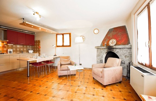 Piancassone House | Unique 3-Bedroom Rustico with Panoramic Sun Terrace
