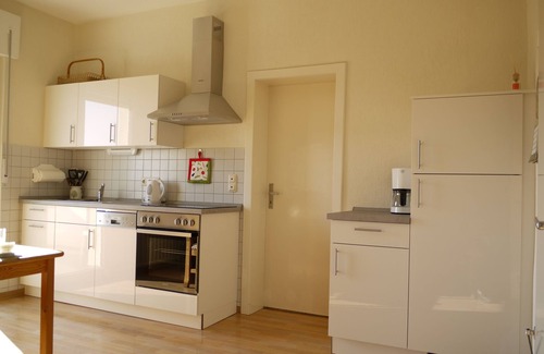 Starkenburg Apartment | Pet-Friendly Holiday House with Pool and Breakfast Included