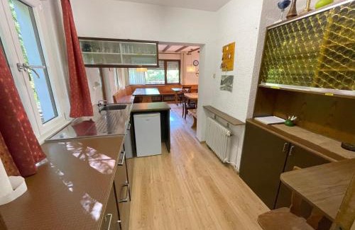 Bad Wildbad House | Freizeitheim Wilhelm-Kiefer-Haus mit großem Grundstück, Feuerstelle, Tennisplatz