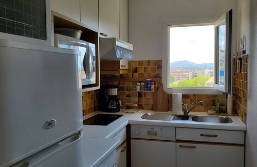 Frejus Plage Apartment | Frejus Plage: Poolside Retreat with Balcony, Steps from Beach