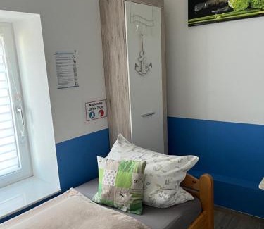Hueckelhoven House | Cozy Room with Bath & Mini Kitchen for Your Getaway