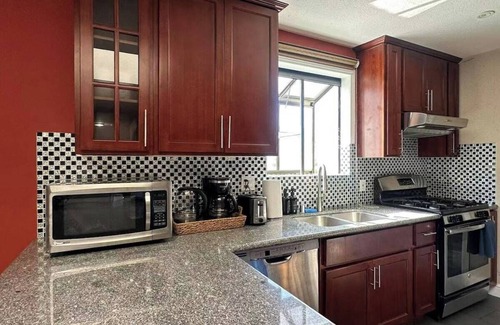 Fremont House | Fremont Backup · Affordable Central location 3B2B @Fremont