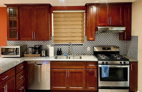 Fremont House | Fremont Backup · Affordable Central location 3B2B @Fremont