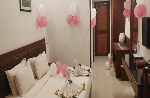 Mahe Hotel | Welcoming Stay at French Avenue with Breakfast for All