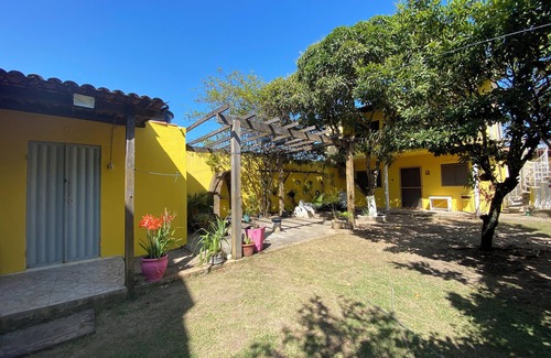 Praia do Frances House | Cozy French Beach House: Pet and Child Friendly Getaway