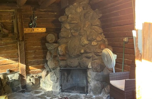 Isabella House | Rustic French-Canadian Cabin - Pet-Friendly Retreat