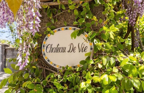Calistoga Villa | Idyllic French Provencal Chateau in Napa with Spa Amenities