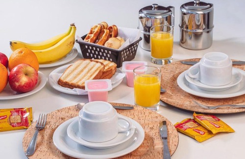 Marechal Candido Rondon Hotel | Relax at Frenesi Motel Rondon with Private Pool & Hot Tub
