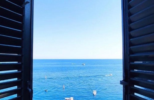 Atrani Bed & Breakfast | Indulge in FRENNESIA on the Amalfi Coast with Ocean Views