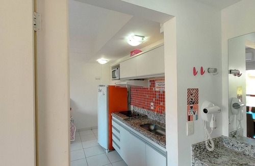 Setor Lagoa Quente Apartment | Relaxing Retreat with Poolside Views Near Lagoa Quente