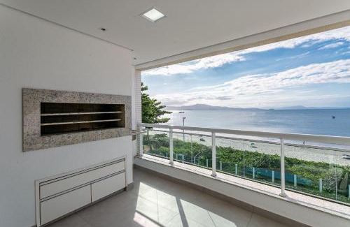 Cachoeira do Bom Jesus Apartment | Oceanfront Retreat with Pool and BBQ - Frente Mar