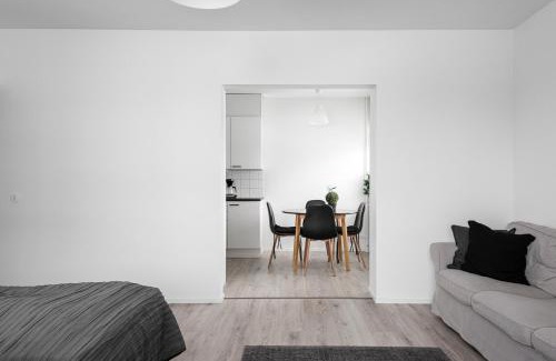 Pori Apartment | Modern 2BR Apartment with Pool & Free Parking