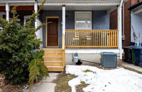 The Junction House | Inviting 3BR Home in Junction Area with Backyard Retreat