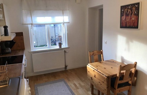 Nyhamnslage Apartment | Cozy Apartment in the Heart of Kullabygden Awaits You