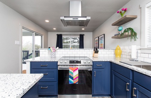Belton House | Vibrant Belton Lake View Home with Pool & Family Amenities