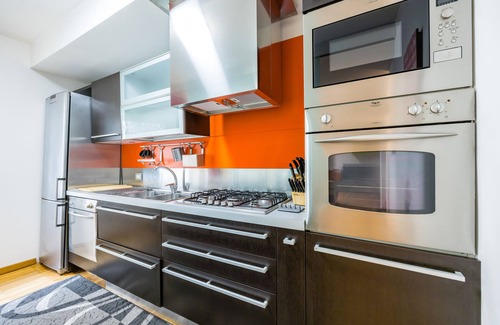 Arenella Apartment | Trendy Flat at Vomero: Family-Friendly with Kitchen Access