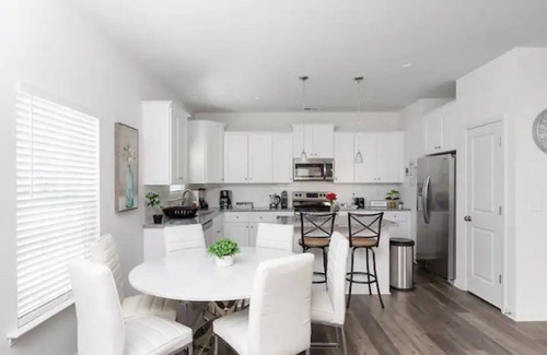 Charlotte House | Cozy Retreat Near Uptown with Hot Tub & Private Yard