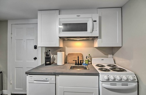 Longmont Apartment | Modern Downtown Longmont Retreat - Steps from Main Street!
